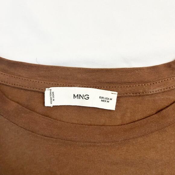 it's never too late to fall in love" graphic tee - Picture 3 of 5